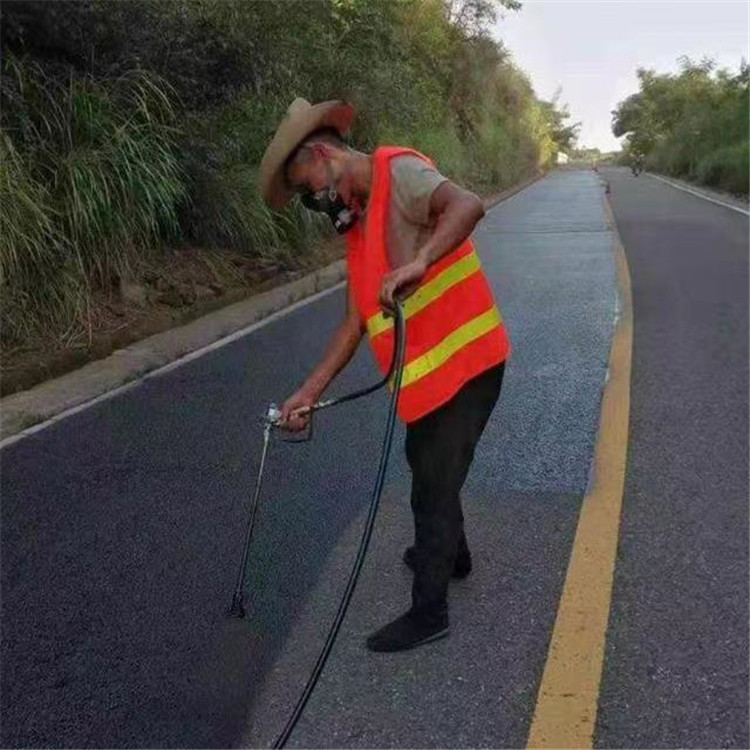 聊城 彩色防滑路面的底涂是保障路面附着力